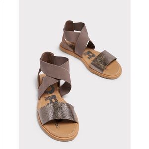 Sorel Ella II Ash Brown/Metallic Sandal Size 9.5 (fits like a 9)